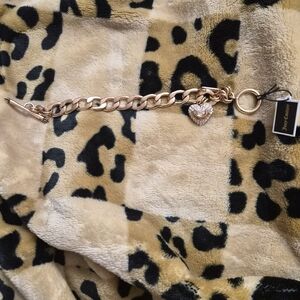 Brand New ROSEGOLD Bracelet with Heart Charm